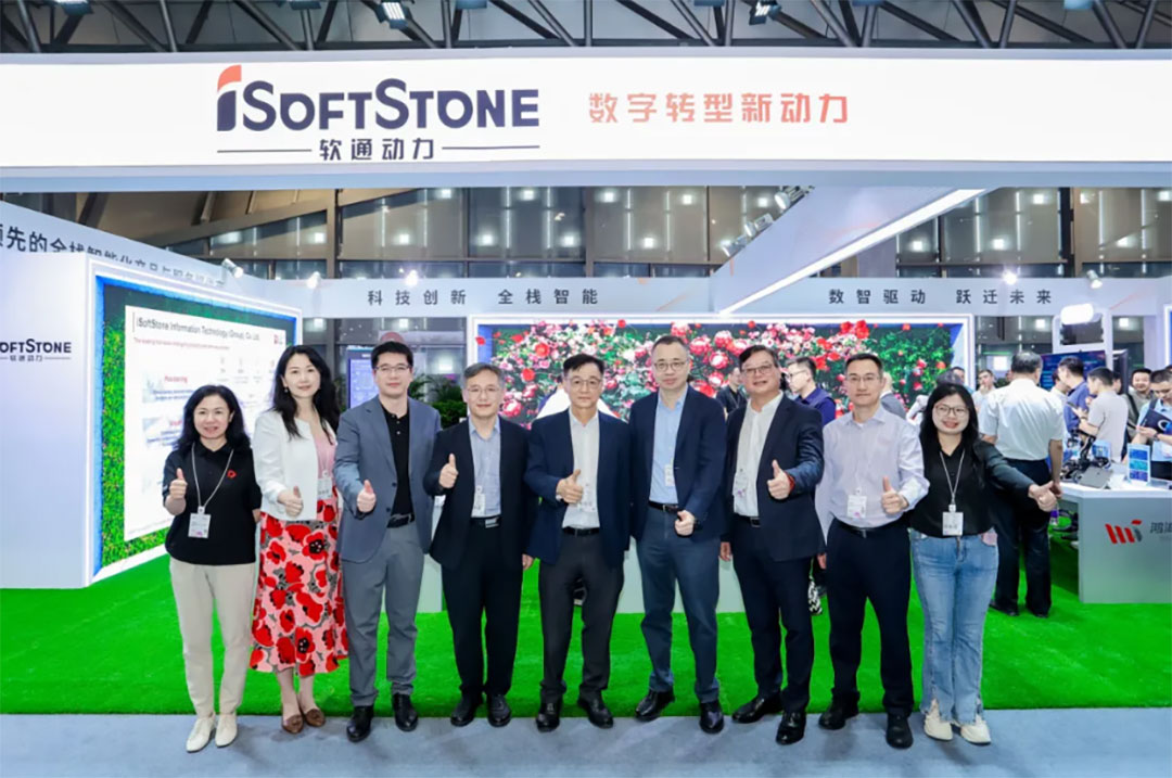 华为全联接大会2025 | 明升mansion88动力乐成举行“全栈智能 激刊行业增添新引擎”论坛  智能化转型实践,终端AI,智能算力,高质量生长 9月18日，，，，作为华为全联接大会2025独家钻石赞助商，，，，明升mansion88动力乐成举行“全栈智能 激刊行业增添新引擎”主题论坛。。。。。。本次论坛汇聚了来自医疗、烟草、修建、环保、家居等多个行业的智能化转型实践先锋，，，，分享前沿看法与实践履历，，，，配合探讨加速行业智能化转型的新路径。。。。。。论坛上，，，，明升mansion88动力联合华为及同伴配合举行了第四届“917转型”企动日宣布仪式，，，，明升mansion88华方分享了其全景战略与终端AI展望。。。。。。  “917”扬帆起新程，，，，共引行业智能化     论坛现场，，，，明升mansion88动力联合华为与同伴配合举行第四届“917转型”企动日宣布仪式，，，，共引行业智能化。。。。。；；；；粕Ю妥芩纠砦盒窕，，，，北京大学第三医院主任医师、教授、博士生导师江东，，，，无锡研奇智联手艺有限公司智能产品研发总监关学峰，，，，远景能源有限公司IT总监王永亮与明升mansion88动力董事黄颖，，，，董事兼首席手艺官刘会福，，，，执行副总裁、盘算产品与智能电子营业总裁韩智敏配合登台完成宣布。。。。。。    明升mansion88动力董事黄颖在致辞中讲到，，，，今年是明升mansion88动力的双十华年，，，，明升mansion88动力再次站上新起点，，，，以“软硬一体